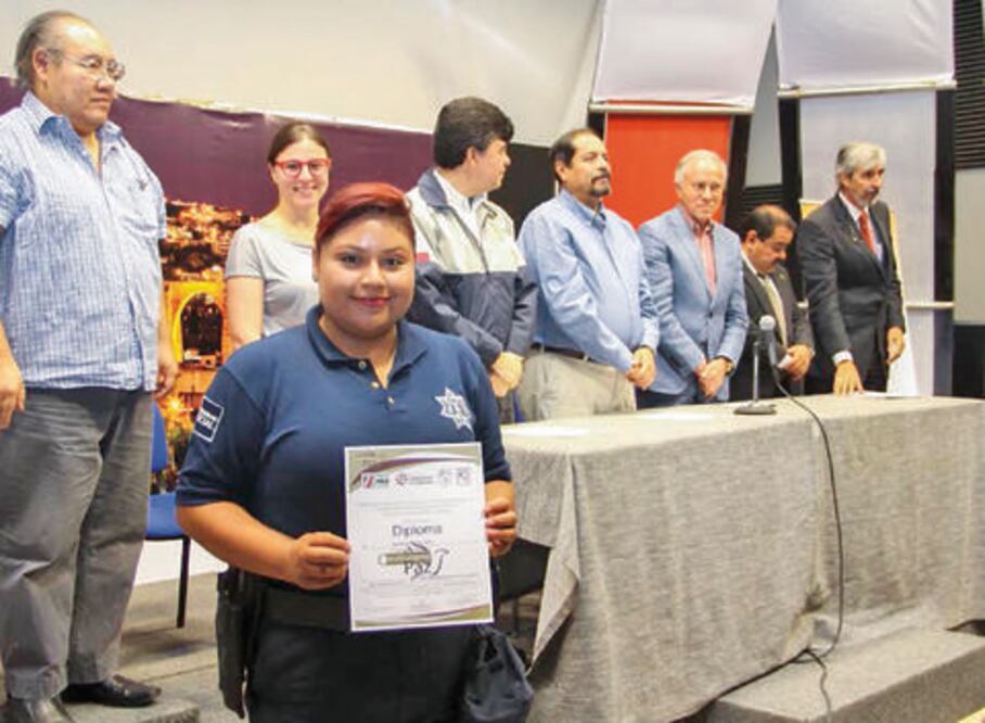 Realiza UAQ diplomado en favor de la paz
