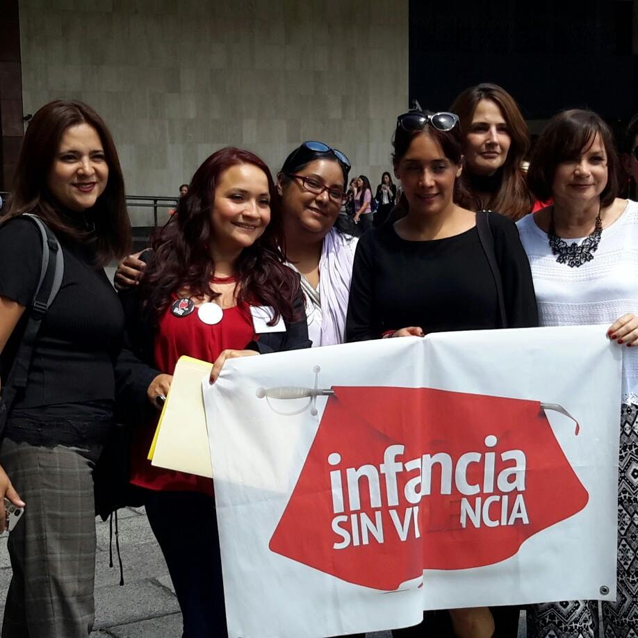 Chocan pasión por la fiesta brava y la defensa animal