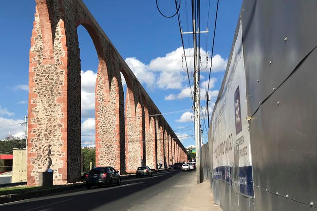 Alertan. Los gases de los vehículos y movimiento dañan Los Arcos