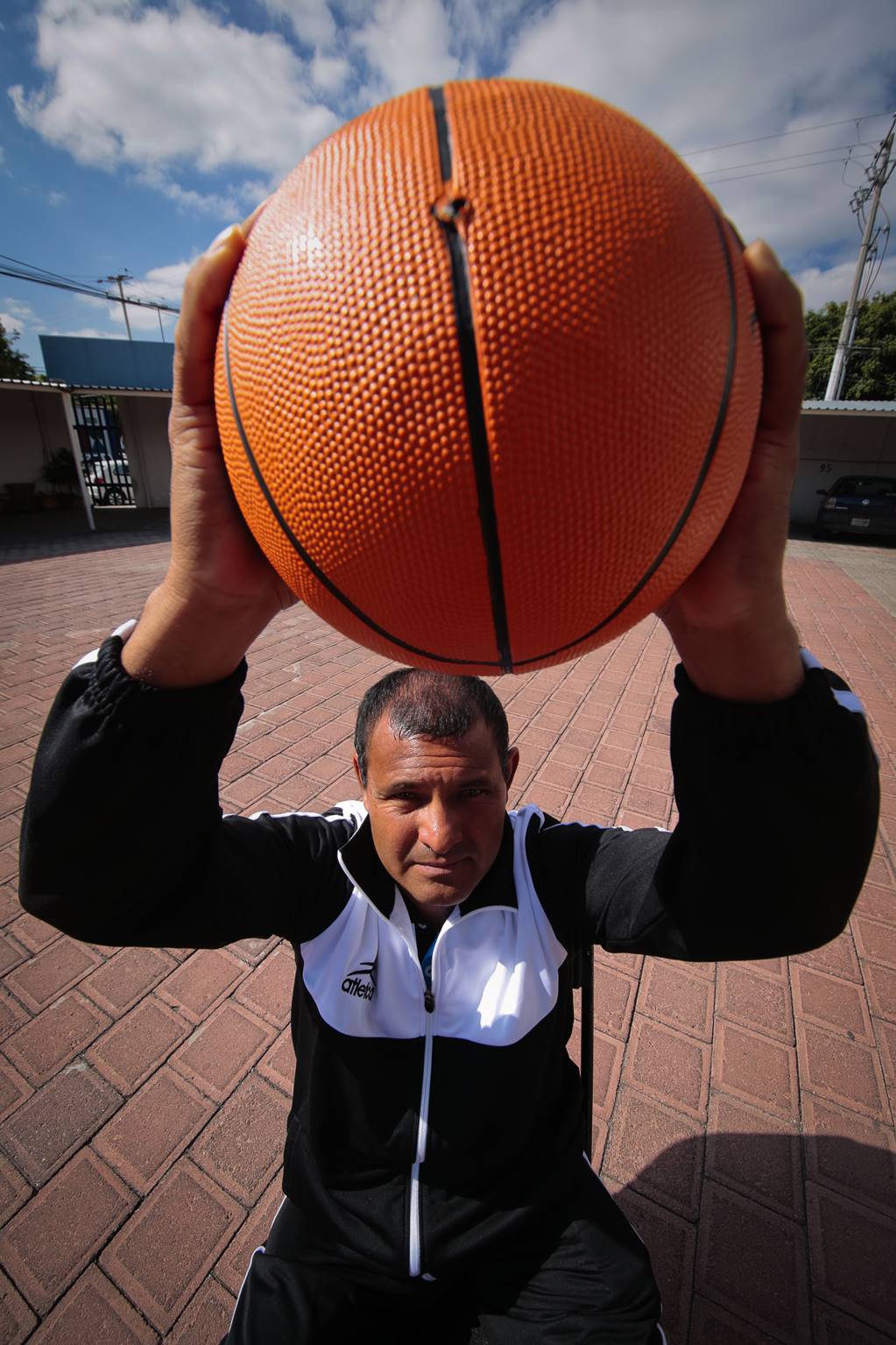 Baloncesto adaptado. Enfrentan la vida sin límites