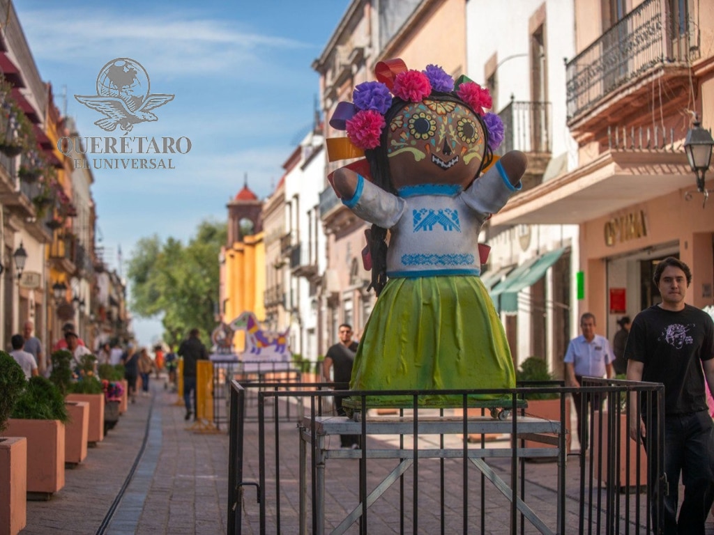 Lele, en “modo Catrina”, ya engalana la capital queretana