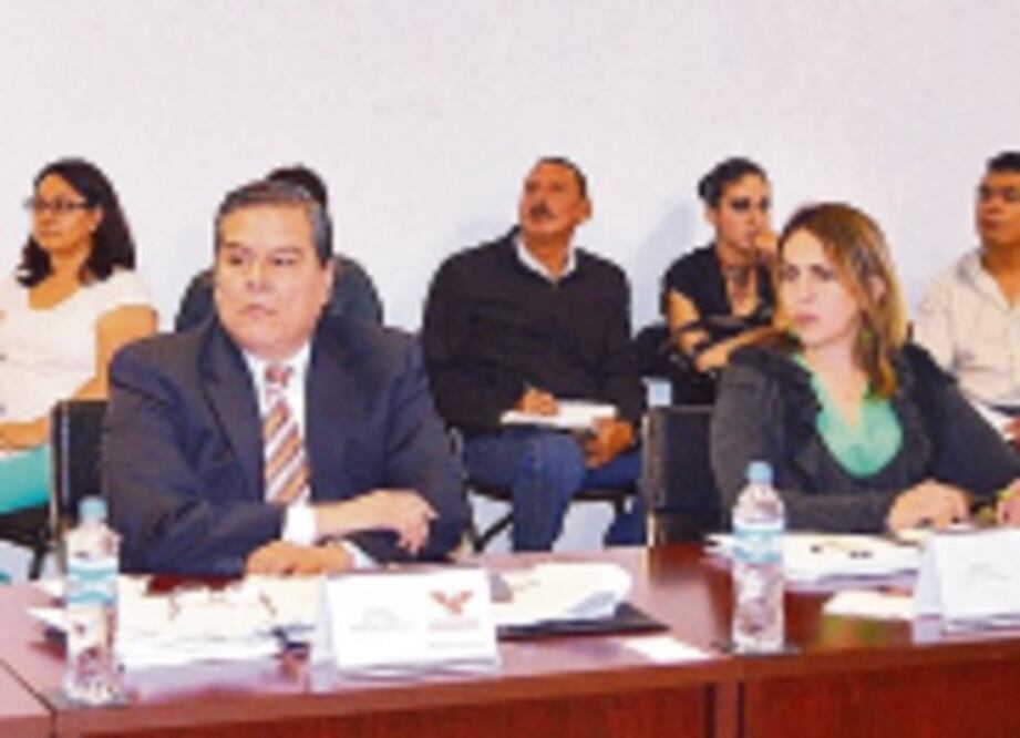 Acusan a IEEQ de sumisión