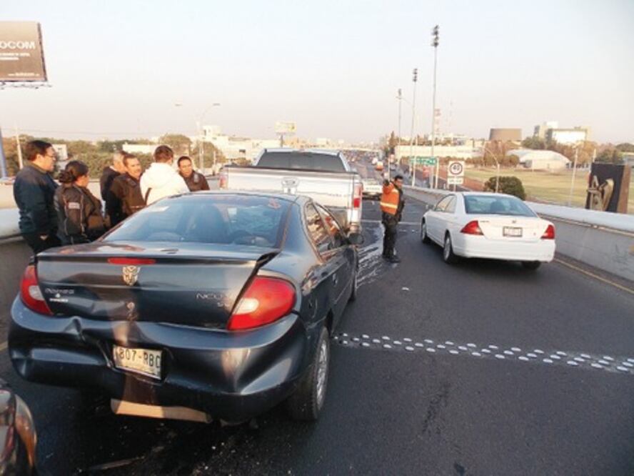Cierran vía por 3 horas por accidente