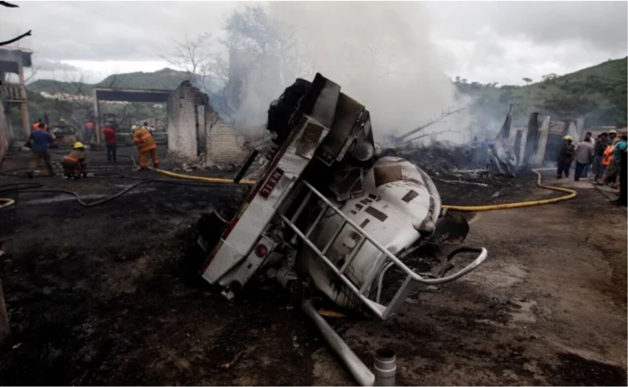 Incendio de pipa en Honduras (Fotos: Reuters)