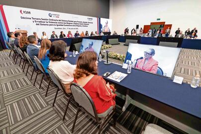Realizan sesión contra violencia a mujeres, en Querétaaro