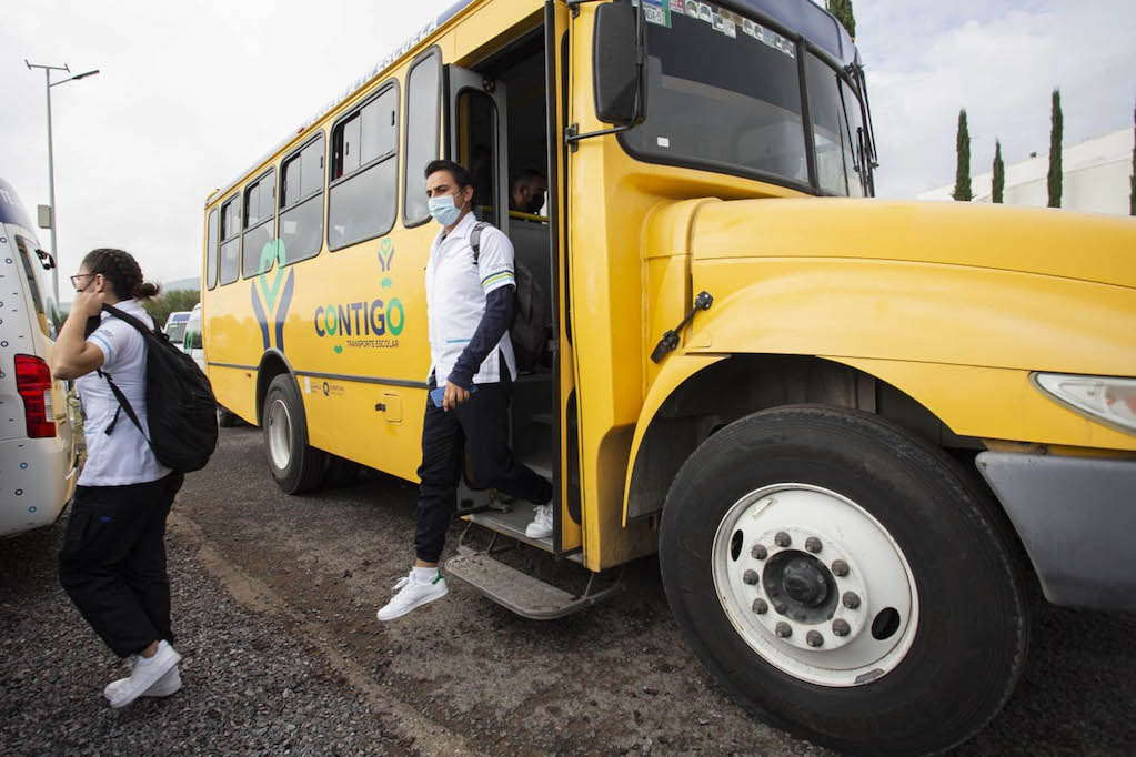 Anuncian transporte público gratuito para primarias, secundarias y universidades, en Querétaro