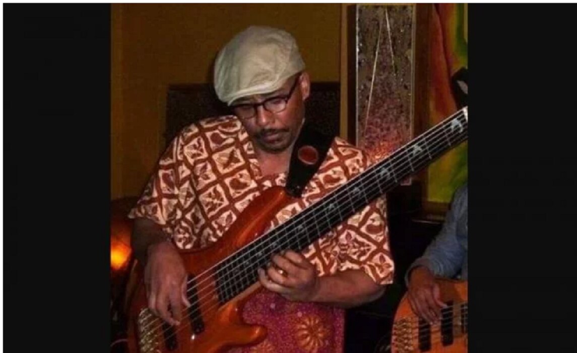 Le quitan tumor cerebral mientras toca la guitarra