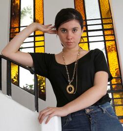 Javiera Mena se muestra en Espejo