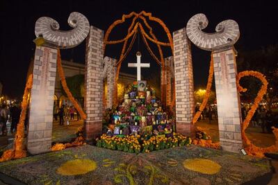 Dedican altar a Mariano de las Casas
