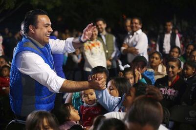 Nava celebra Día de Reyes con niños de Tlacote Bajo 