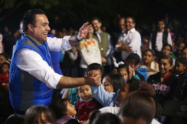 Nava celebra Día de Reyes con niños de Tlacote Bajo