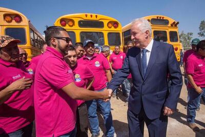 Enrique Vega reconoce deficiencia en el transporte público