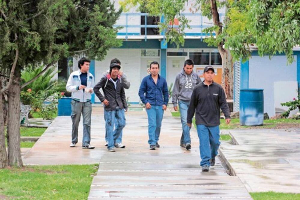 UAQ evitará actos de promoción en debates de candidatos en SJR