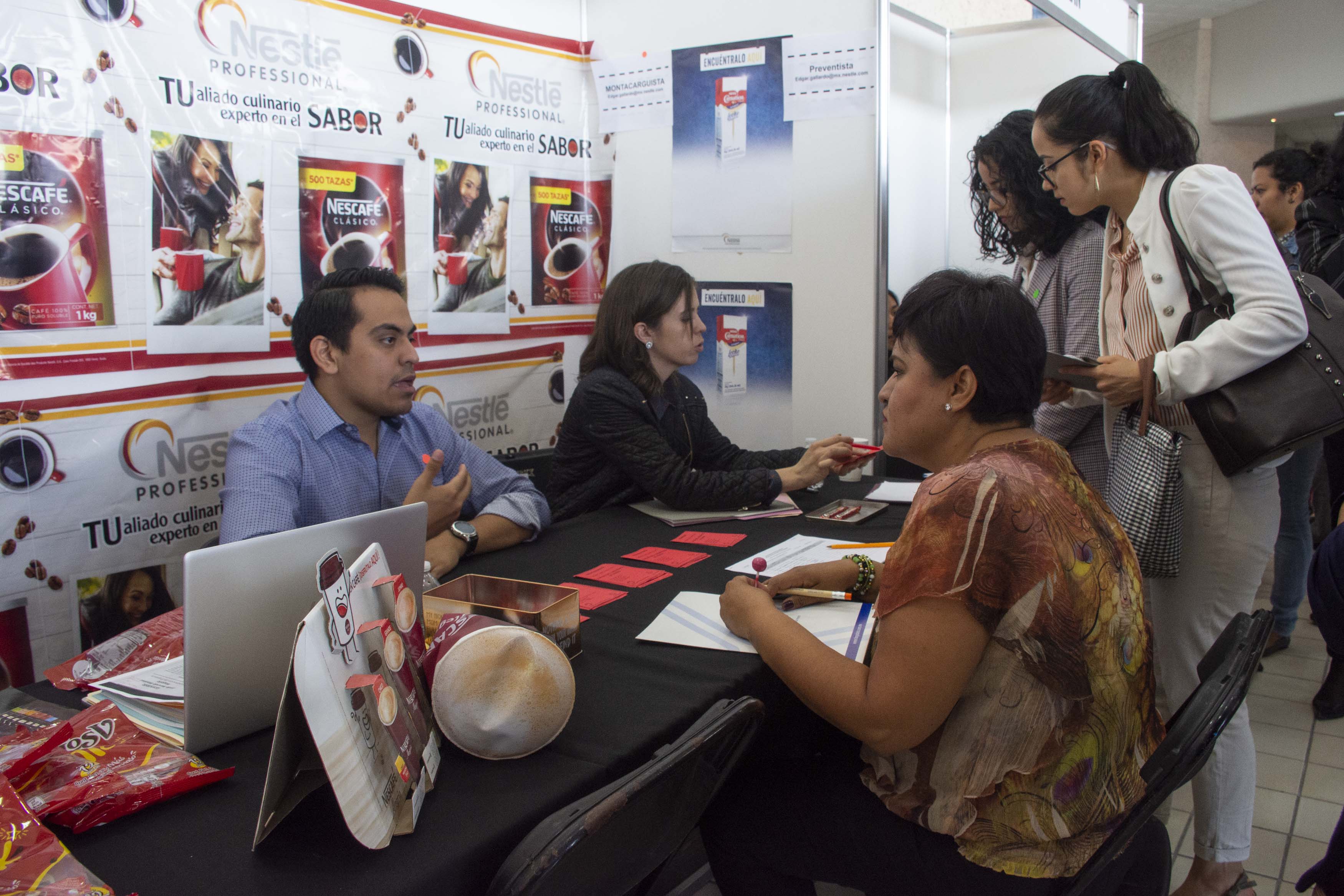 Anuncian ofertas laborales para mujeres y personas con discapacidad