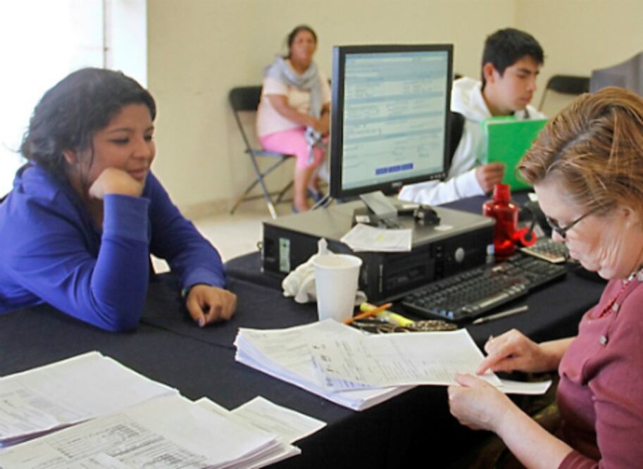 Invita municipio a renovar becas