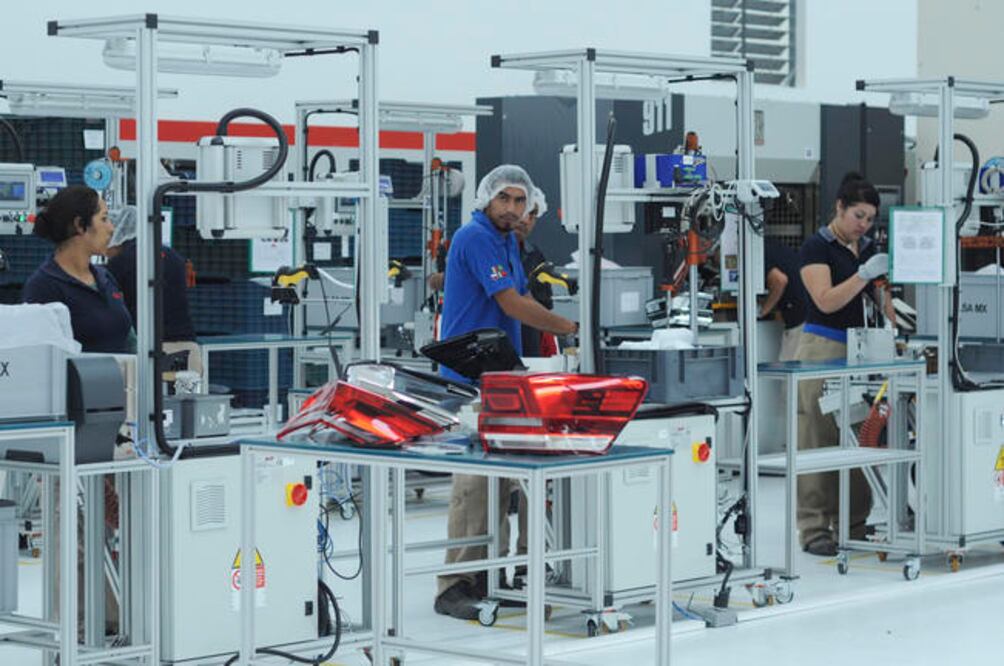 En el ramo automotriz se estima que con sus proyectos crearán 17 mil nuevas plazas en lo que queda del año y parte de 2018, dice Sedesu (ARCHIVO EL UNIVERSAL)
