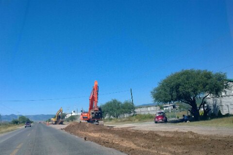 Más caro reparar autos que reencarpetar calles