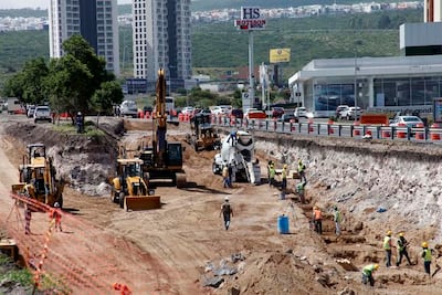 Afectan obras en Bernardo Quintana a 53 colonias