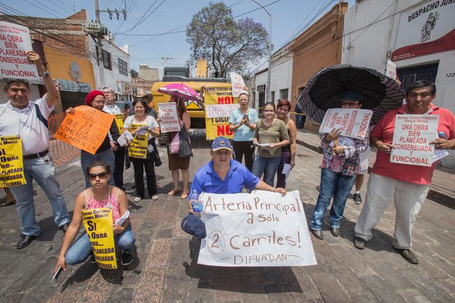 Chocan por obras en Centro Histórico