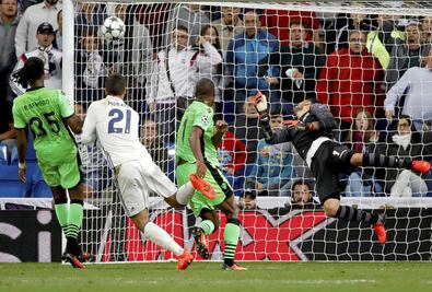 El Madrid padece, pero sale adelante