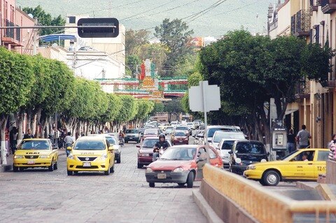 Ampliarán banquetas en calle Corregidora