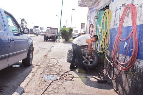 Sube trabajo en vulcanizadoras