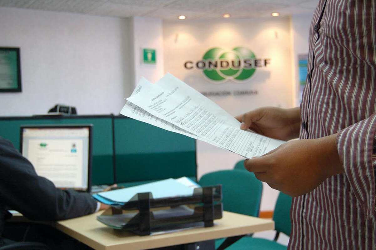 ¡Aguas! Andan supuestos gestores de la Condusef en Querétaro