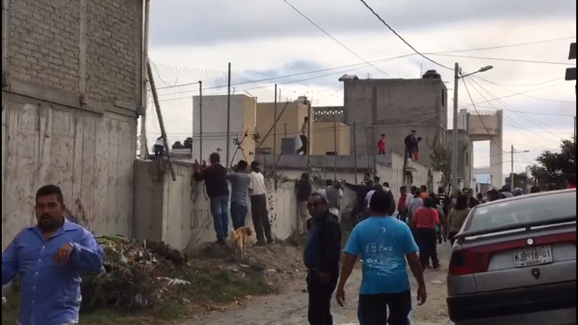 Vecinos buscan a supuesto asesino de niña en Valle de Chalco