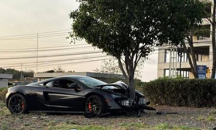 Hallan McLaren de 3 mdp chocado y abandonado en Juriquilla