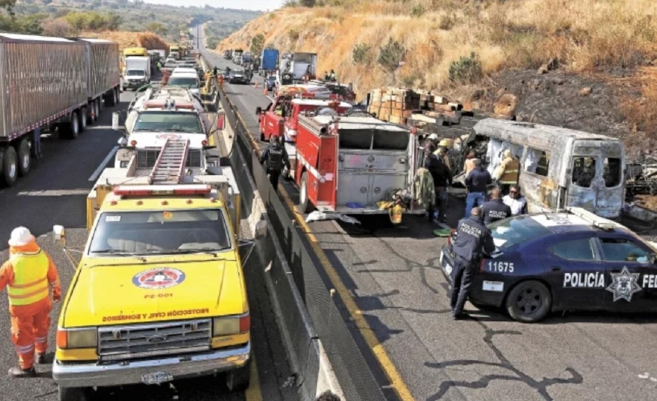 Fallecen guanajuatenses en accidente en autopista Lagos de Moreno-Guadalajara