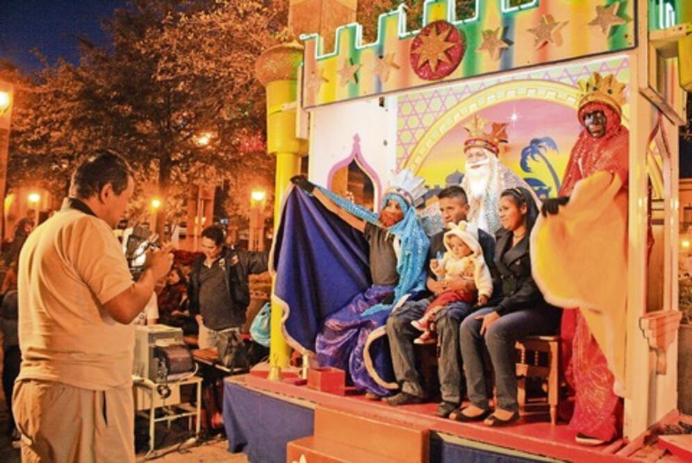 Escuchan peticiones de niños queretanos