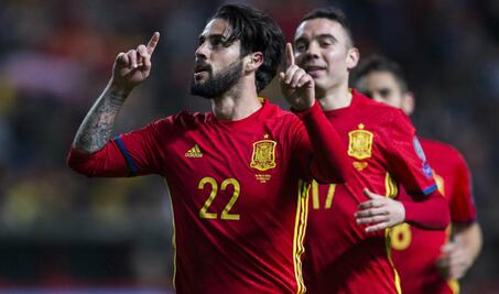 España e Italia vencen y mantienen el pulso rumbo a Rusia 2018