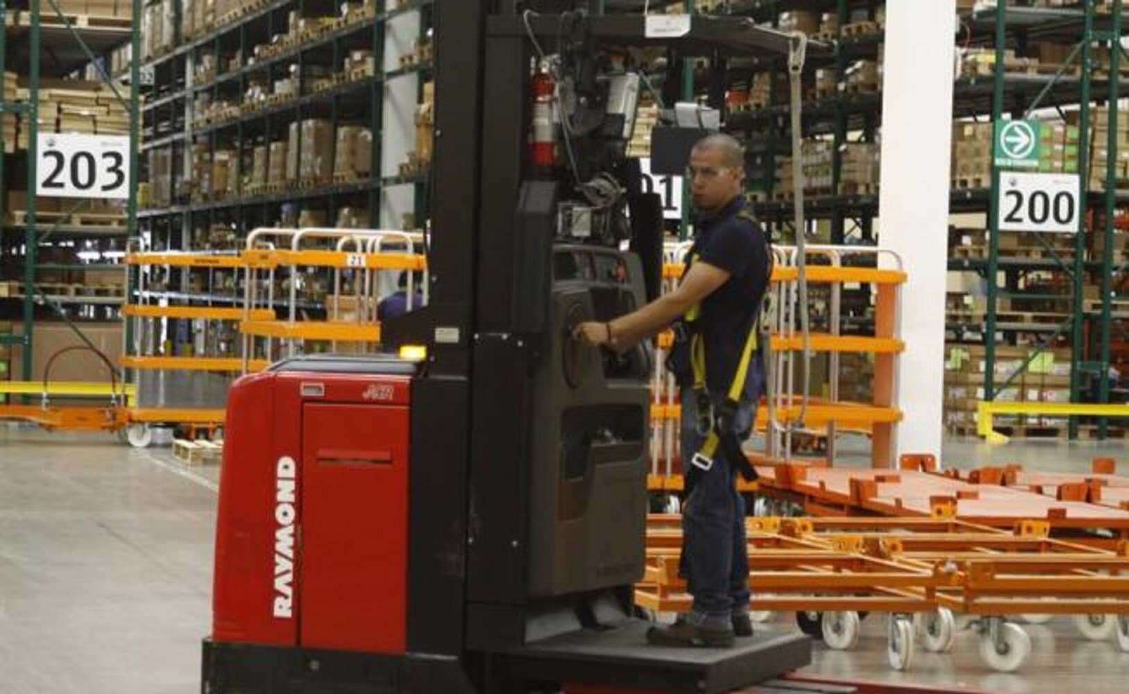 Aumenta 0.5% empleo manufacturero en enero