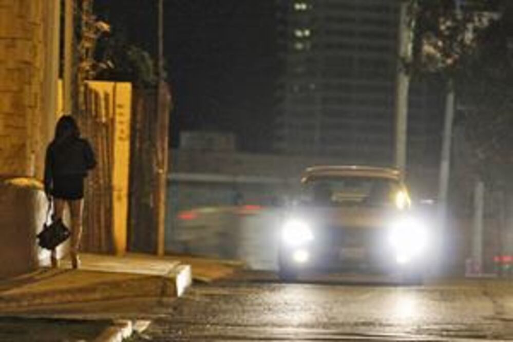 Anuncian foros para reubicar a prostitutas