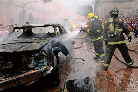 Buscan fortalecer labor de bomberos