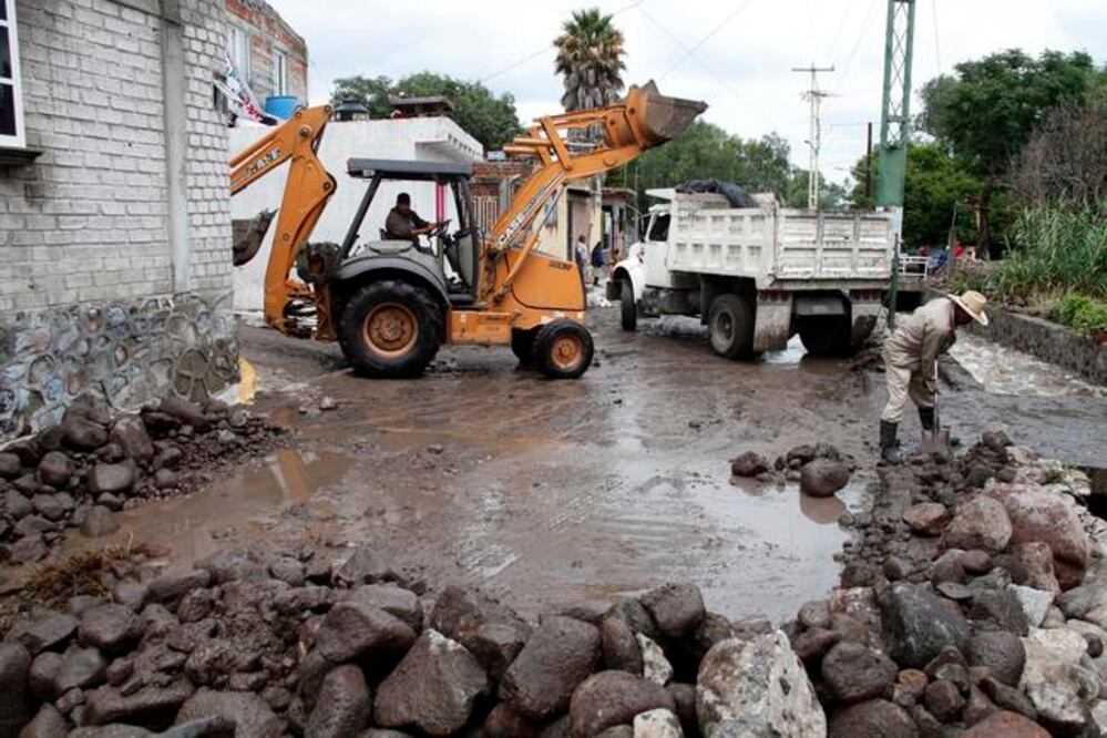 El Eniversal Los trabajos de limpieza se deben apresurar antes de que otras tormentas pongan en riesgo a los habitantes. /  Foto: Guillermo González