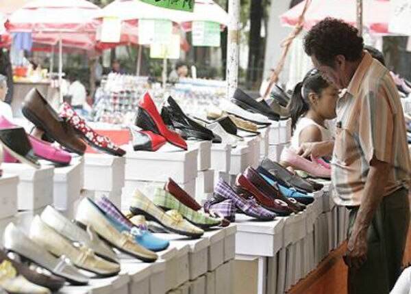 Comercio informal afecta ventas