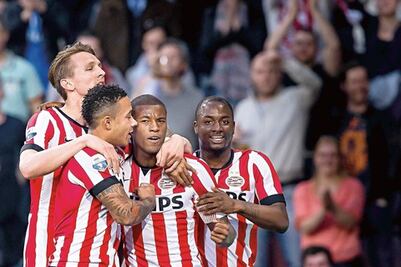 El PSV de Guardado se enfila a la corona