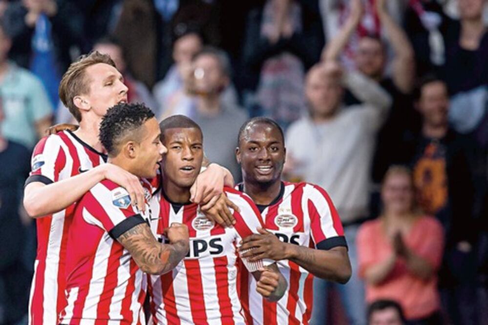 El PSV de Guardado se enfila a la corona