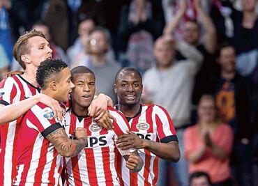 El PSV de Guardado se enfila a la corona