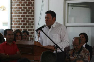 Piden aprobar solicitud del gobernador