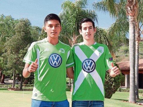 Futbolistas cruzan fronteras