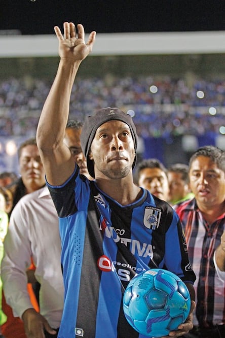 Ven a ‘Dinho’ prácticamente fuera de los Gallos Blancos