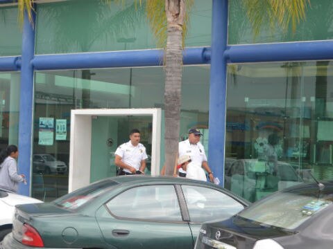 Roban banco en Jurica