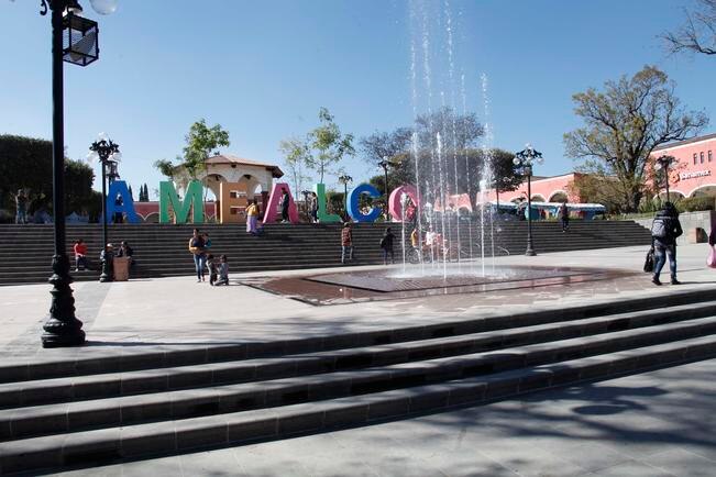 Se llevó a cabo la rehabilitación y adecuación del jardín Hidalgo en el municipio de Amealco de Bonfil (GUILLERMO GONZALEZ. EL UNIVERSAL)