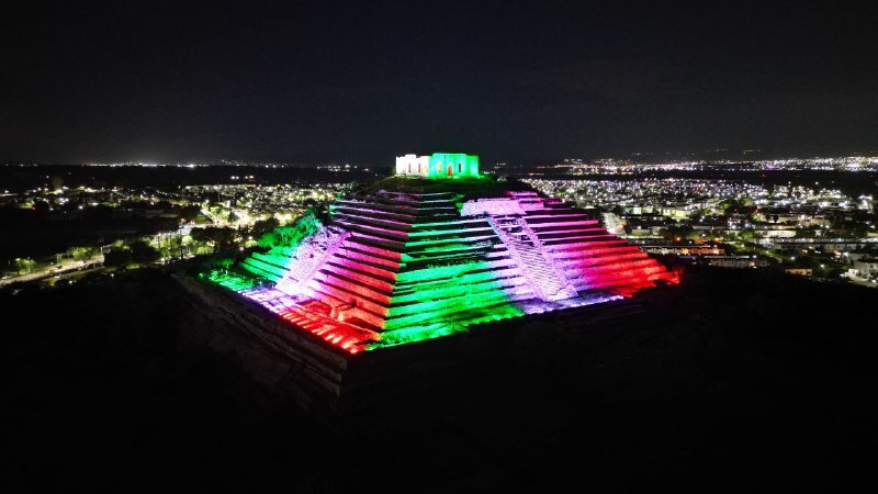 No extrañaron la pirotecnia; en Corregidora celebraron el Grito con drones