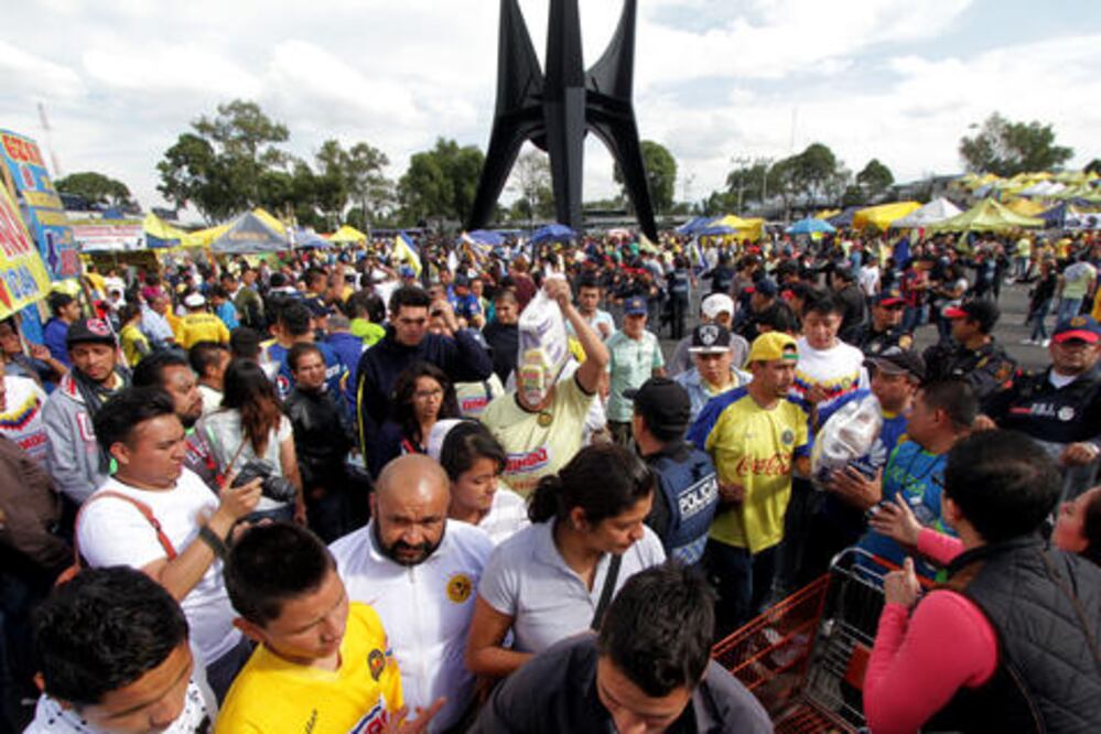 Dan boletos por ayuda