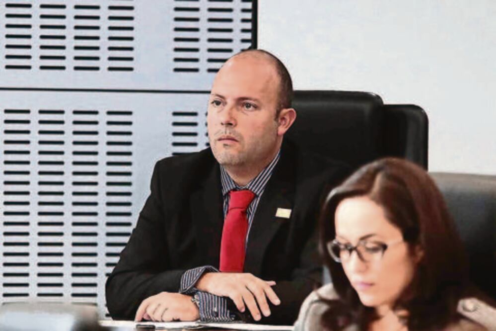 Busca diputado igualdad para mujeres