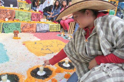 Llama SSP a prevenir incendios por veladoras