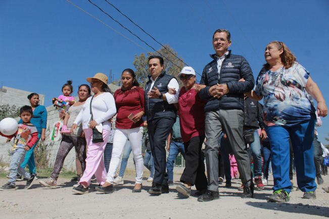 Luis Nava supervisa obras en Los Arroyitos